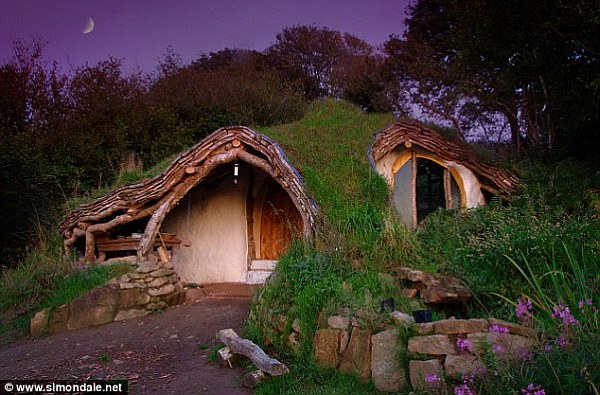 rumah hobbit dari jerami