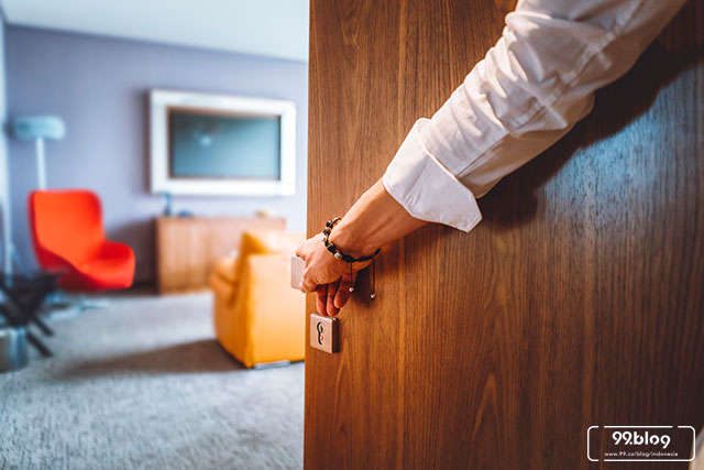 Ide Dekorasi Ala Fengshui Pintu Rumah untuk Menarik Rezeki & Berkah