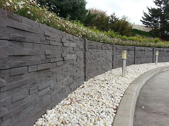10 Inspirasi Desain Pagar Beton Unik dan Estetik Khas Rumah Modern