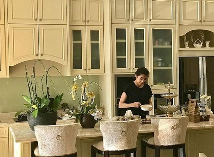 7 Desain Dapur Mewah Artis ala Andre Taulany Hingga Gordon Ramsay