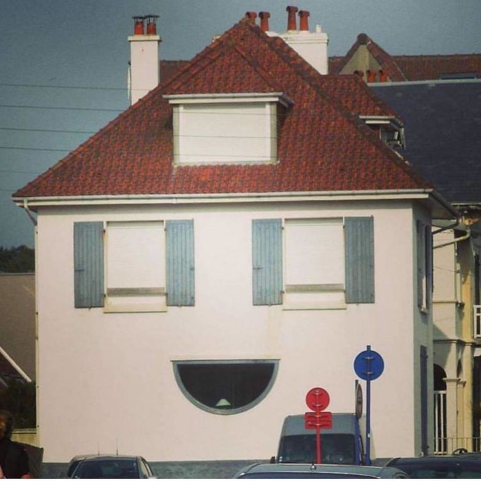 20+ Foto Rumah Jelek Karya Pria Belgia | Saking Jeleknya Bikin Ngakak!
