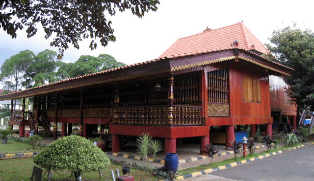 5 Fakta Filosofi Rumah Limas & Aplikasinya pada Hunian Modern. Unik Banget!