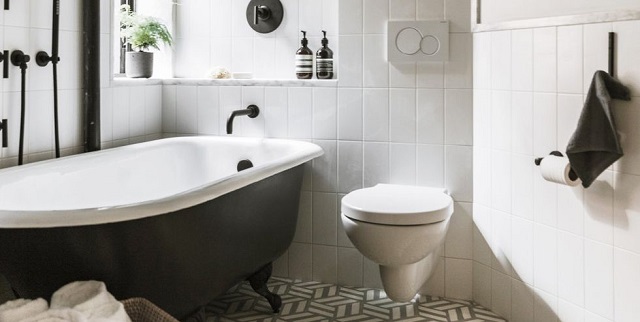 7 Inspirasi Desain Kamar Mandi Sederhana dengan Bak Mandi. Kamu Suka yang Mana?