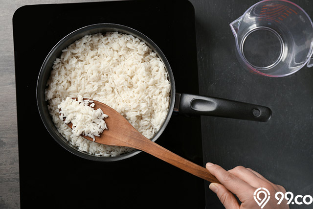 7 Cara Memasak Nasi agar Tidak Cepat Basi dan Lebih Tahan Lama. Gampang Banget!