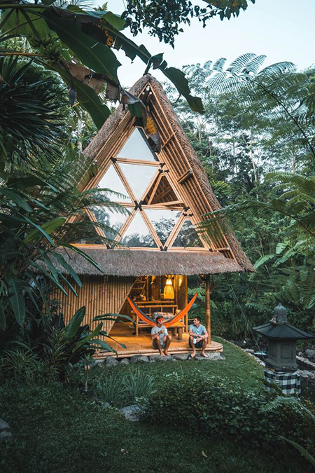 5 Inspirasi Gambar Rumah Bambu Minimalis Modern | Kembali ke Alam!