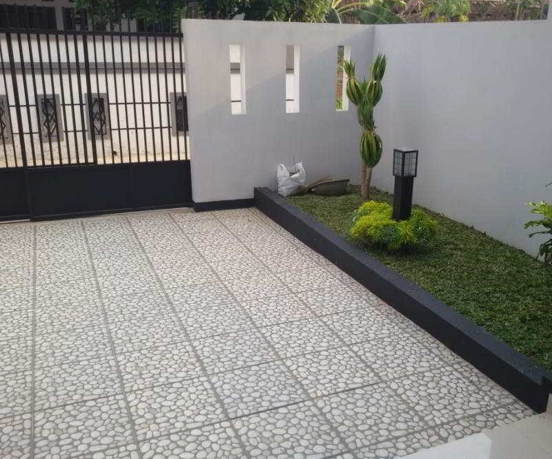 8 Inspirasi Keramik Garasi Minimalis nan Memesona | Dijamin Gak Bikin Bosan!