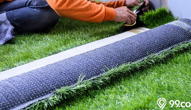Kelebihan dan Kekurangan Rumput Sintetis Sebagai Dekorasi Rumah. Harus Sering Dibersihkan?
