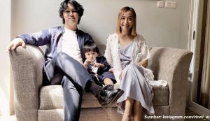 11 Potret Rumah Jevin Julian & Rinni Wulandari. Area dengan Dinding Eksposnya Jadi Tempat Favorit Keluarga!