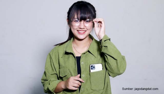 8 Potret Rumah Happy Asmara yang Besar di Kediri | Kolamnya Curi Perhatian!