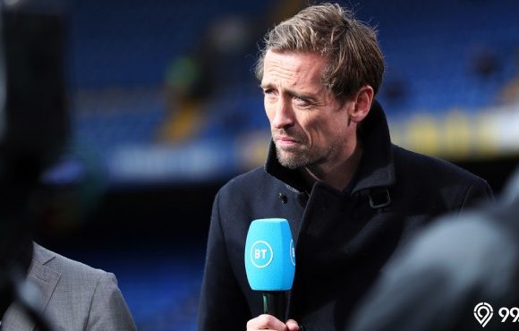 9 Potret Rumah Mantan Pemain Liverpool Peter Crouch. Super Nyaman!