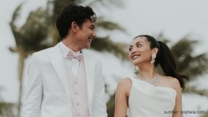 7 Potret Rumah 4 Lantai Adipati Dolken yang Mewah. Luas Areanya Sangat Besar!