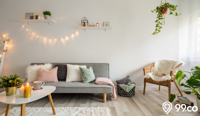 7 Inspirasi Desain Rak Dinding Minimalis Ruang Tamu yang Cantik & Fungsional