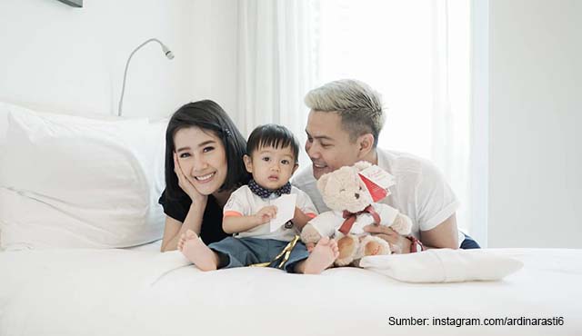 6 Potret Rumah Ardina Rasti dan Arie Dwi Andhika, Konsepnya Minimalis Modern!