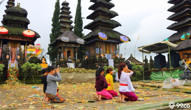 kalender bali