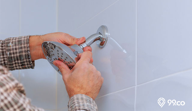 Cara Pasang Shower Kamar Mandi yang Benar dan Antibocor. Yuk, Simak!