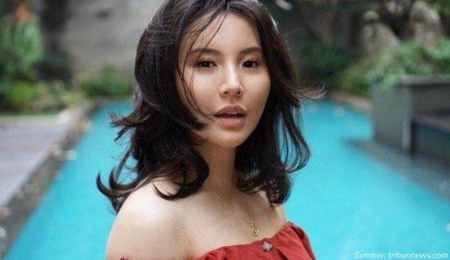 Berdiri Megah, Intip 7 Potret Rumah Fitria Yusuf, Anak Konglomerat Jusuf Hamka. Ini Baru Gedongan!