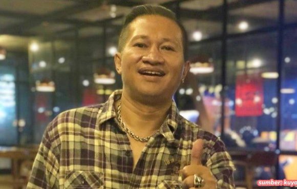 Gagal jadi Tentara dan Beralih ke Dunia Hiburan, Inilah 7 Potret Rumah Mang Saswi Sahabat Sule. Banyak Banget “Moge”!