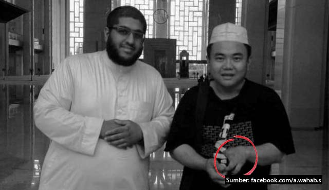 Menilik Perjalanan Spiritual Pria Tionghoa Menjadi Mualaf. Tidak Gentar Meski 3 Jarinya Dipotong Orang Tua!