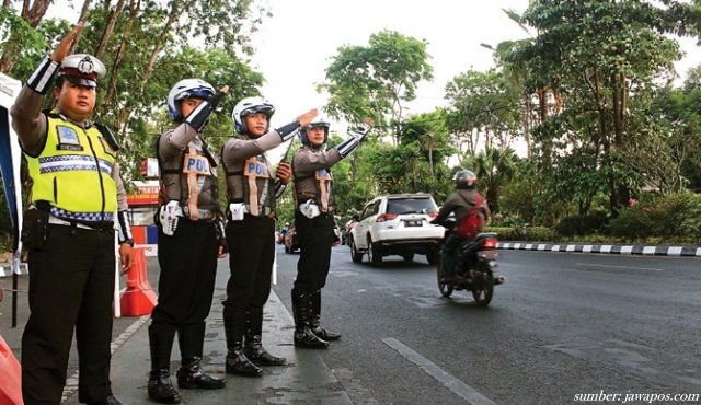 Ternyata Ini Alasan Polisi Bisa Cepat Kaya Raya padahal Gajinya Kecil. Karena Jadi Cukong dan Mafia?