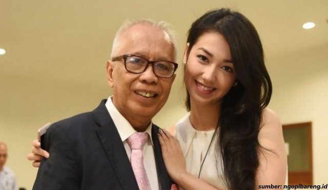 artis perempuan punya bapak pejabat