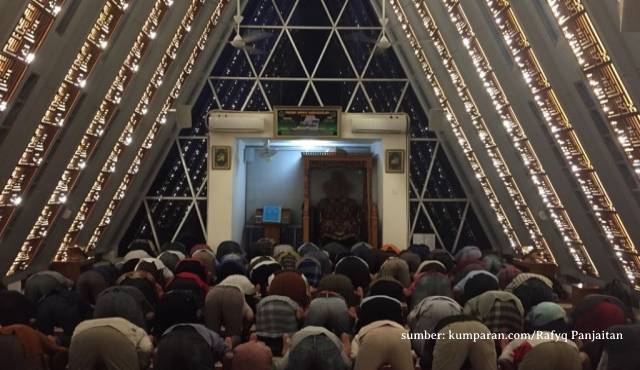 Unik, Ini Potret Masjid Segitiga Tanah Abang dengan Bentuk Tak Biasa. Siapa yang Merancang?