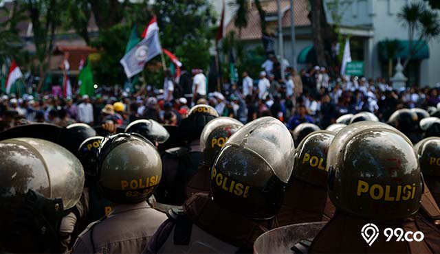 11 Contoh Konflik Sosial di Indonesia dan Penyebabnya. Lengkap!