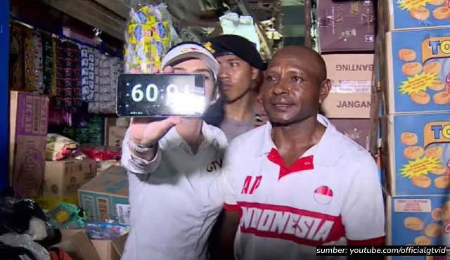 Sempat Jadi Supir dan Nganggur, Ini 5 Potret Rumah Mantan Legenda Timnas Alexander Pulalo. Tampak Sederhana!