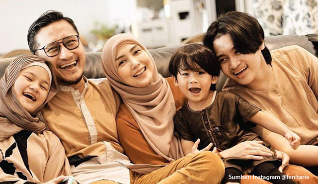 7 Potret Rumah Masa Kecil Arie Untung di Klaten yang Sederhana. Menyatu dengan Mini Market!