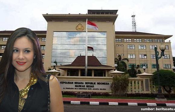 Keturunan Abdi Negara, Inilah 3 Artis Indonesia yang Kakeknya Seorang Polisi dan TNI. Ada yang Punya Titisan Darah Biru!