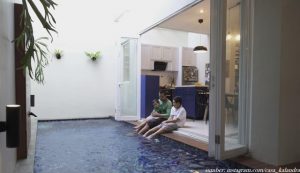 Intip Desain Kolam Renang Mini Semi Outdoor ala Casa Kalandra. Sulap Halaman Belakang Rumah Jadi Tempat Melepas Penat!