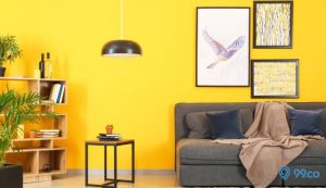 9 Inspirasi Desain Kombinasi Warna Kuning untuk Ruang Tamu yang Memukau. Mana Favoritmu?