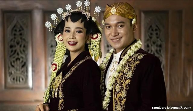pakaian adat sunda
