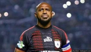 Tampak Sederhana, Ini 8 Potret Rumah Boaz Solossa. Legenda Hidup Pesepak Bola Asal Papua!