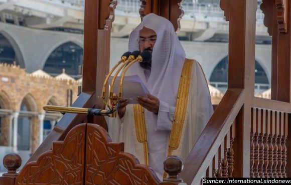 Mantap, Inilah Gaji Imam Masjidil Haram per Bulan yang Lumayan Fantastis. Diberi Cek Kosong, Bebas Isi Nominal!