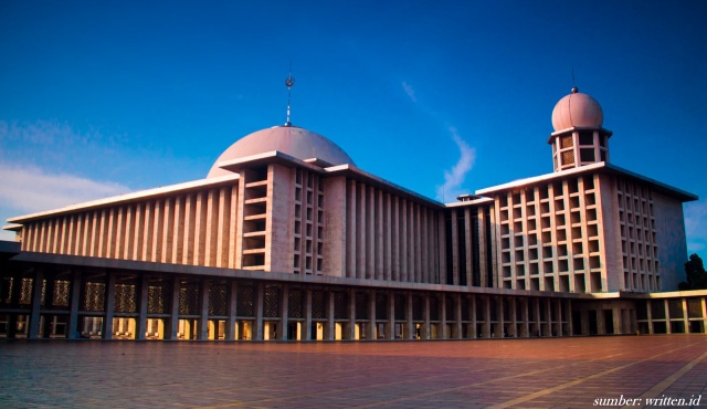 Inilah Deretan Masjid Terbesar di Indonesia. Bisa Tampung 200 Ribu Jamaah!