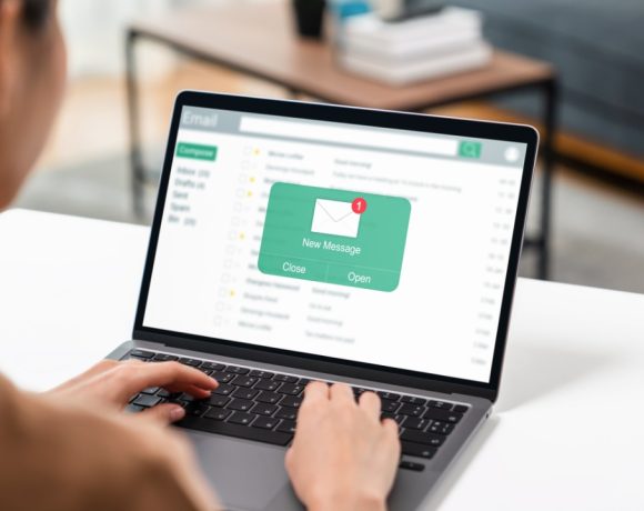 cara membalas email hrd