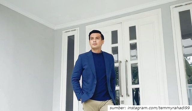 Intip Potret Rumah Artis Langganan FTV Temmy Rahadi. Usung Konsep Minimalis Semi Klasik!