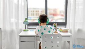 Catat! Ini Ukuran Meja Belajar yang Ideal Menyesuaikan Tinggi Badan Anak