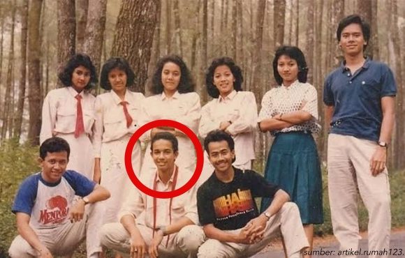Berambut Kriwil, Inilah Potret Masa Muda Anies Baswedan yang Jadi Sorotan. Tampak Gagah dan Berani!