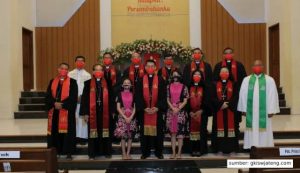 Ini Alasan Kenapa Pendeta Kaya Kaya, Dapat Banyak dari Persembahan?