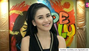 5 Potret Cafe Milik Ayu Ting Ting yang Nyaman dan Estetik Banget. Ada Mural dari Wendy Cagur!