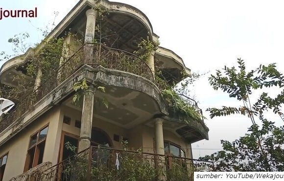 potret rumah mewah terbengkalai di Tasikmalaya