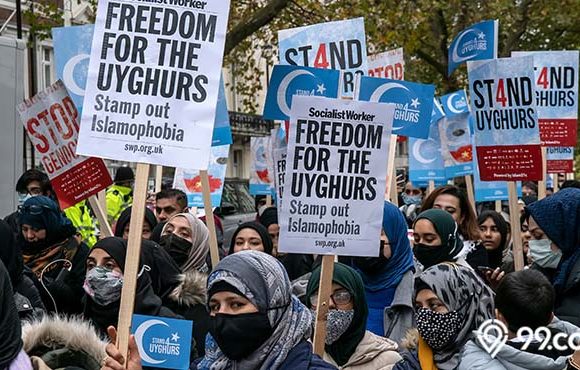 negara memaksa warga muslim murtad
