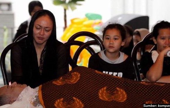 Mengenang Kembali Kronologi Wafatnya Adjie Massaid, sang Anak Beberkan Fakta Penting. Benarkah Murni Serangan Jantung?