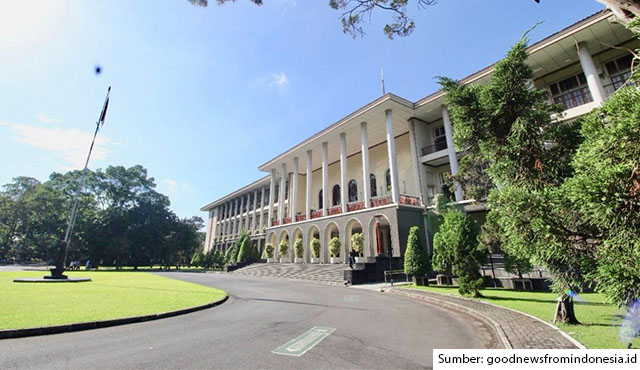 5 Kampus dengan Fakultas Hukum Terbaik di Indonesia. Ada Universitas Idamanmu Tidak?