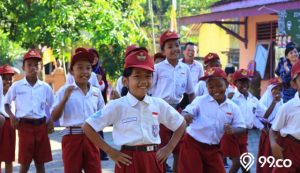 13 Contoh Yel Yel Kelas yang Mudah Dihafal. Singkat dan Bikin Heboh!
