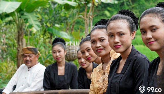 7 Contoh Pupuh Sinom dalam Bahasa Sunda. Lengkap!