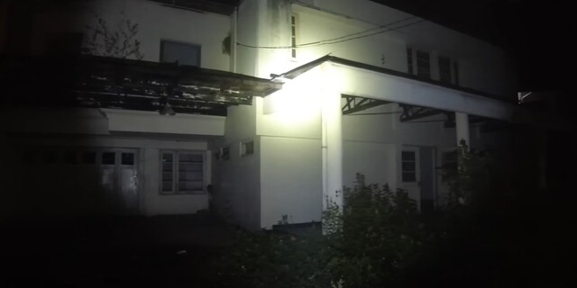 fasad rumah gatot brajamusti