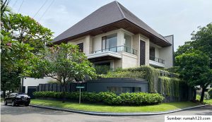 6 Potret Rumah Hook Mewah di Jakarta Selatan dengan Gaya Tropical Modern. Tertarik Beli?