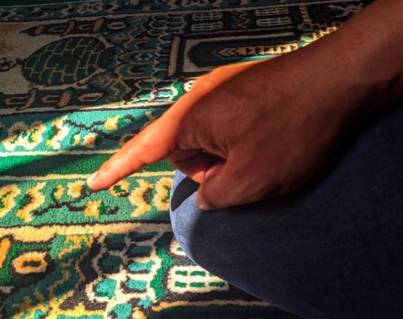 bacaan tahiyat akhir muhammadiyah yang benar